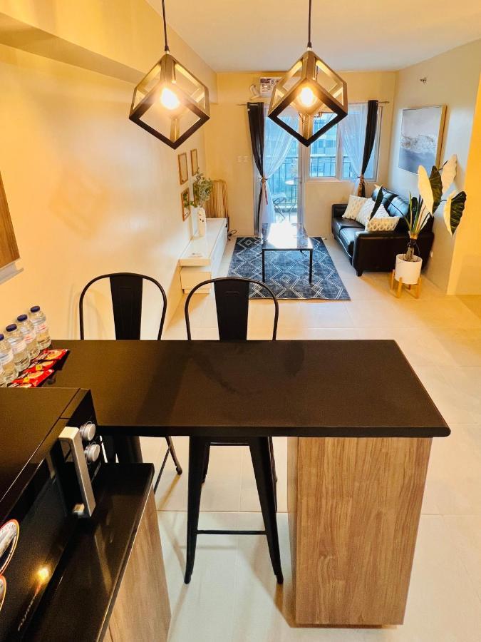 * *P Fantastic 2Br Option For 8 Apartment Iloilo City Exterior photo