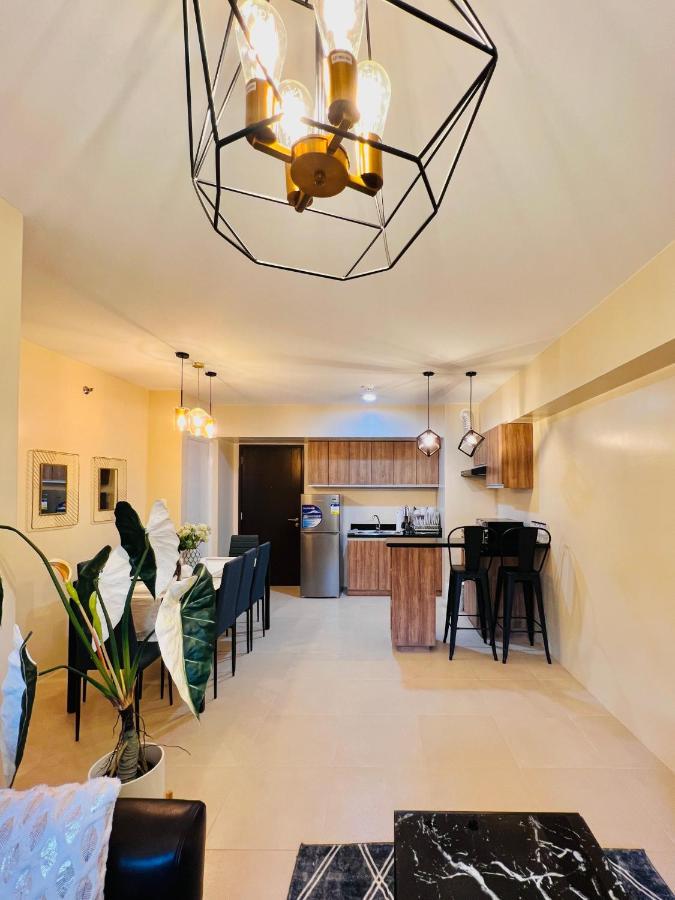 * *P Fantastic 2Br Option For 8 Apartment Iloilo City Exterior photo