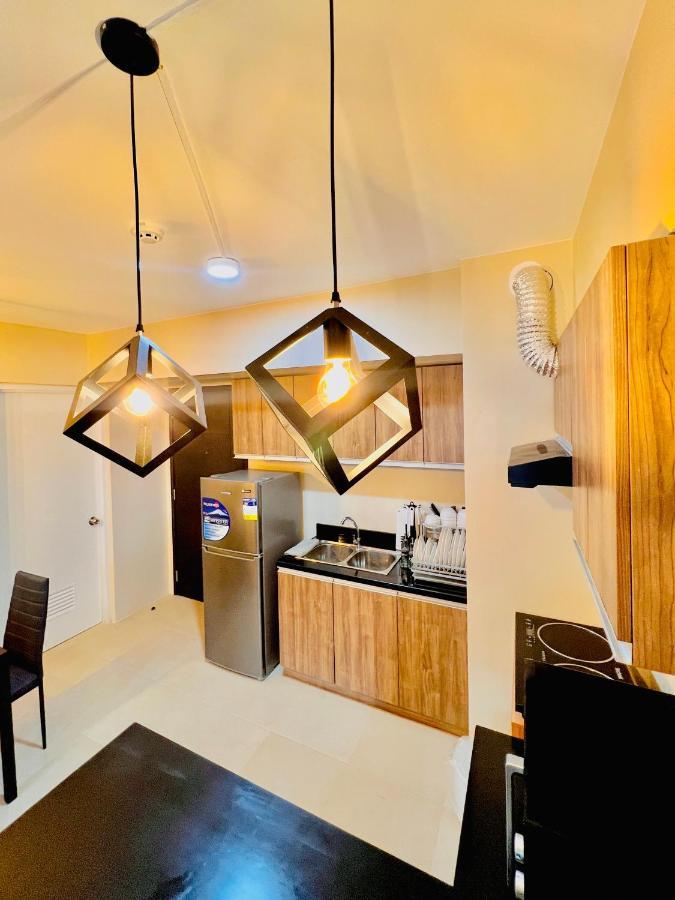 * *P Fantastic 2Br Option For 8 Apartment Iloilo City Exterior photo